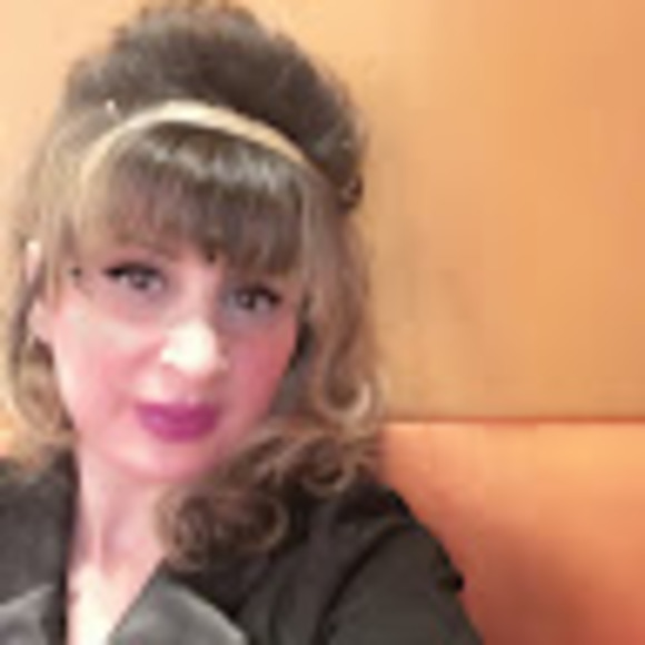 Meet your Posher, Nabila - Picture 1 of 1